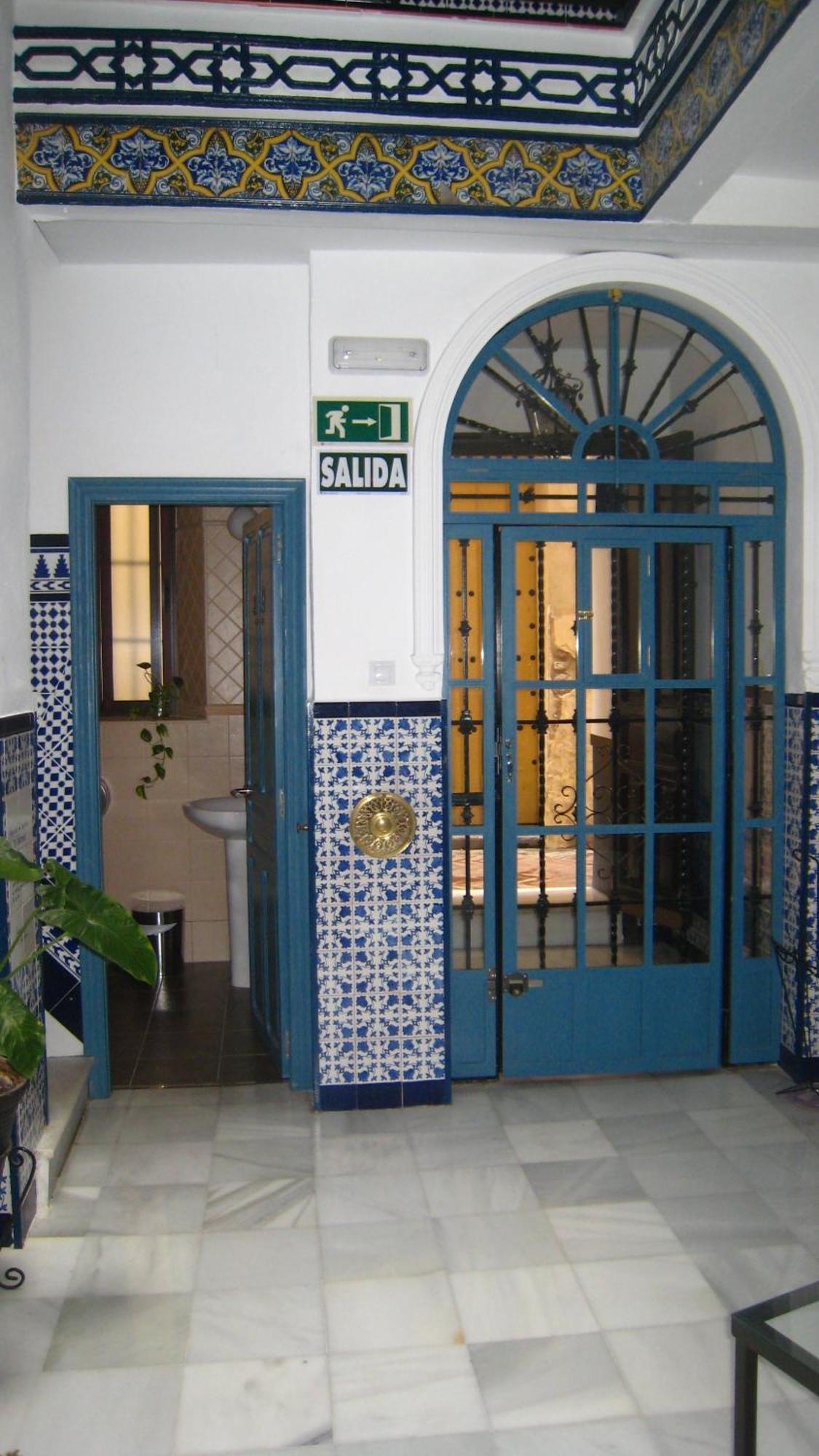 Pension La Montorena Seville Exterior photo